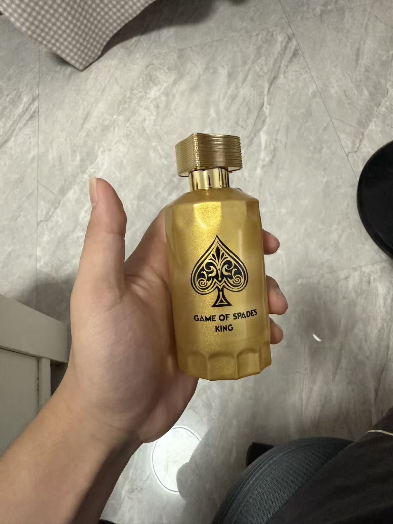 ジョ・ミラノ ゲーム・オブ・スペード キング パルファム 1 - Best Perfume Fragrance のレビューと価格